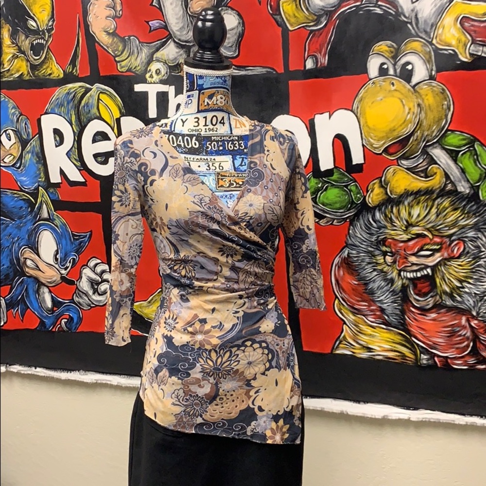 Sweat Pea Semi Sheer Top, Size Medium 